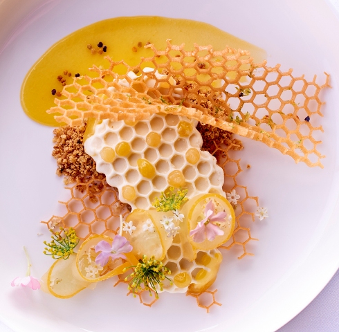 L'Abeille-signature honeycomb dessert
