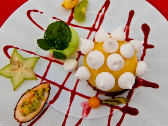 Lemon Dessert Hotel Blanc