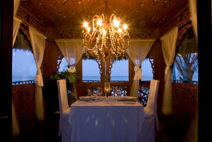 Romantic Dining in the tides