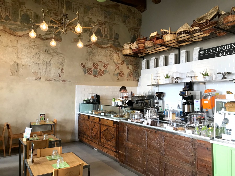 Bergamo frescoes on wall in California Bakery cafe © B.Watts