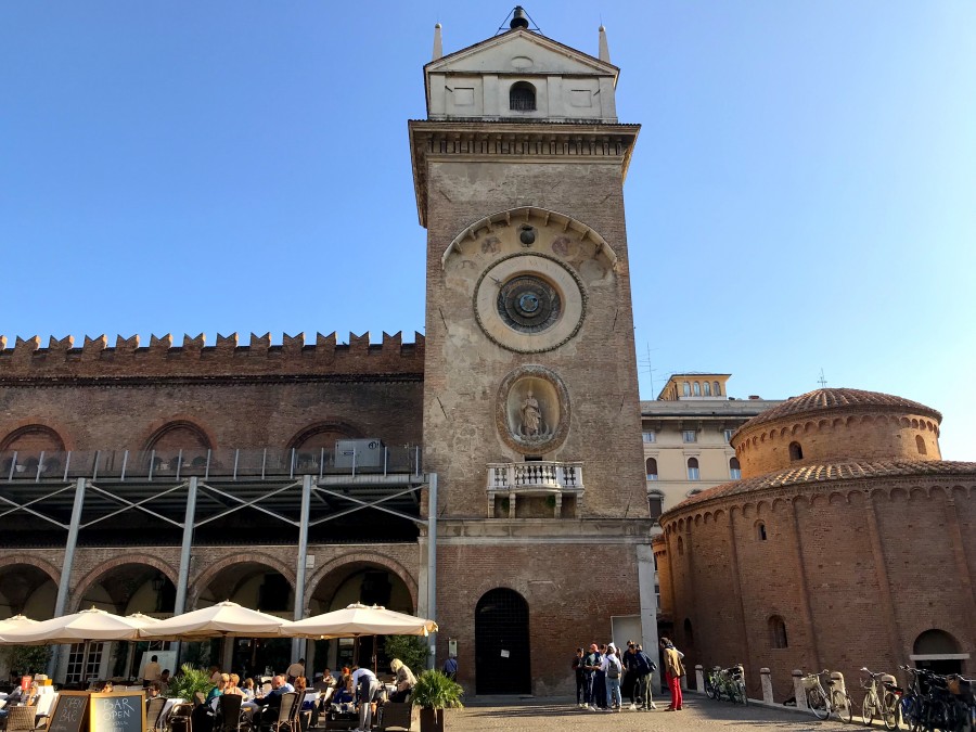 Mantova Clock Tower and La Rotonda church © B.Watts
