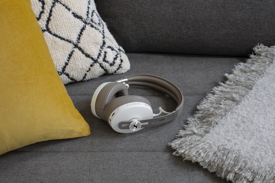 Reviewed: Sennheiser White Momentum 3 Wireless Headphones