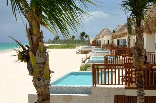 Anthea Gerrie reviews the Fairmont Mayakoba Hotel on Mexico's Riviera Maya. Fairmont Mayakoba Mayan Riviera1 624x414