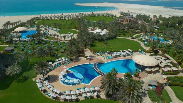 Andy Mossack stays at the Le Royal Meridien Beach Resort and Spa in Dubai and wallows in luxurious service. Le Royal Meridien Dubai Main Pool 1600x900