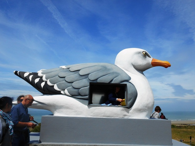 Lucy Daltroff tracels to northern France to visit the Slack Deux Caps Art Festival. 