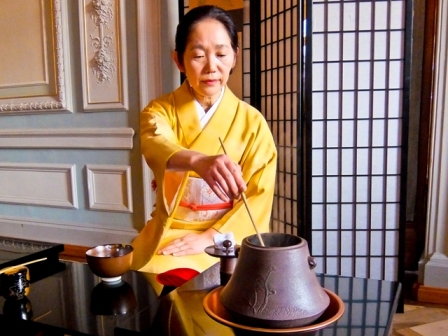 Rupert Parker reports back on the St. Moritz Gourmet Festival Japanese Edition, the annual fine dining eating fest. Tea Ceremony
