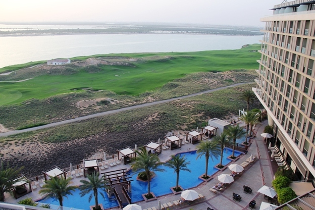 Andy Mossack stays at the Radisson Blu Hotel Abu Dhabi Yas Island and despite the long name only takes a short time to fall in love with it. Radisson yas island