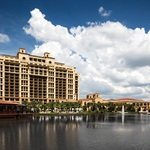 Andy Mossack reviews the Four seasons Resort Orlando and revels in the fact it has its own gold course.