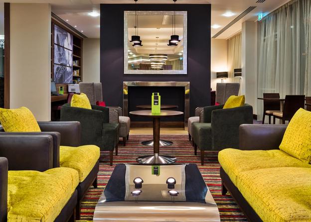 Anthea Gerrie reviews the Hampton by Hilton Luton Airport, a perfect airport hotel at London Luton.