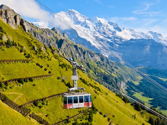 Since the 19th century, Interlaken has been a magnet for tourists coming to Switzerland. It’s the gateway to hiking in the Jungfrau Region with its unique mix of lakes, waterfalls and mountains. Mannlichen Cable Car