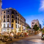 Lucy Daltroff stays at the Radisson Blu Madrid and finds an arty boutique hotel right by the Prado. RDBLU Hotel Madrid Prado MADZH 054