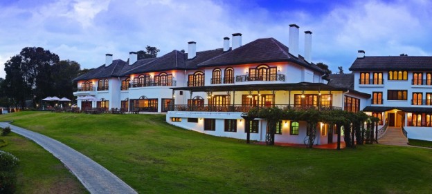 Fairmont Mount Kenya Safari Club Exterior
