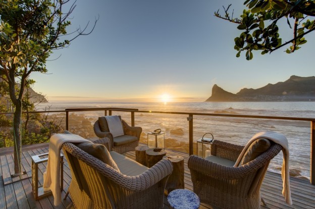 Andy Mossack reviews the Tintswalo Atlantic Hotel, a luxuriously rustic retreat near Houts Bay.