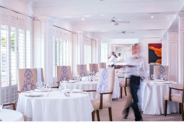 5125 Ocean Restaurant signature setting 1