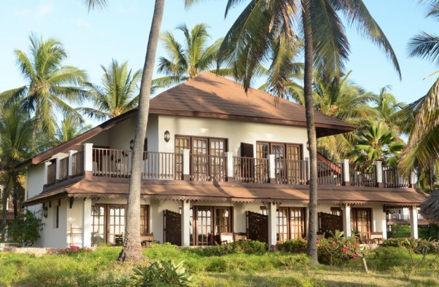 BREEZES HOTEL EXTERIOR DSC 0453 PS COPY