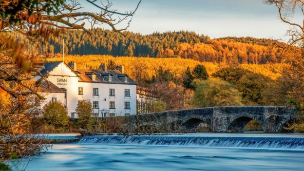 Michael Edwards reviews The Swan Hotel in the Lake District. The Swan