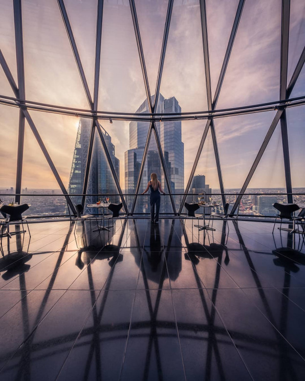 Andy Mossack eats in the rarefied atmosphere of Searcys at the Gherkin, an iconic venue in the heart of the City of London.