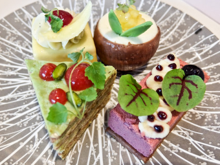Afternoon Tea at the InterContinental Cakes e1627998678568