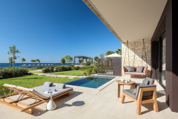 Bungalow Terrace with Private Pool e1646753435371