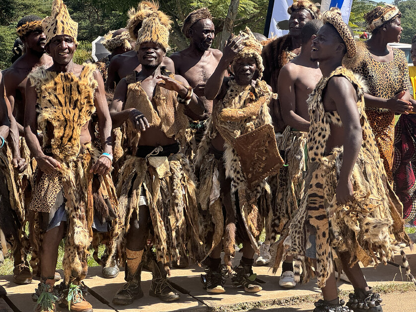 Traditional dancers greeting the presient