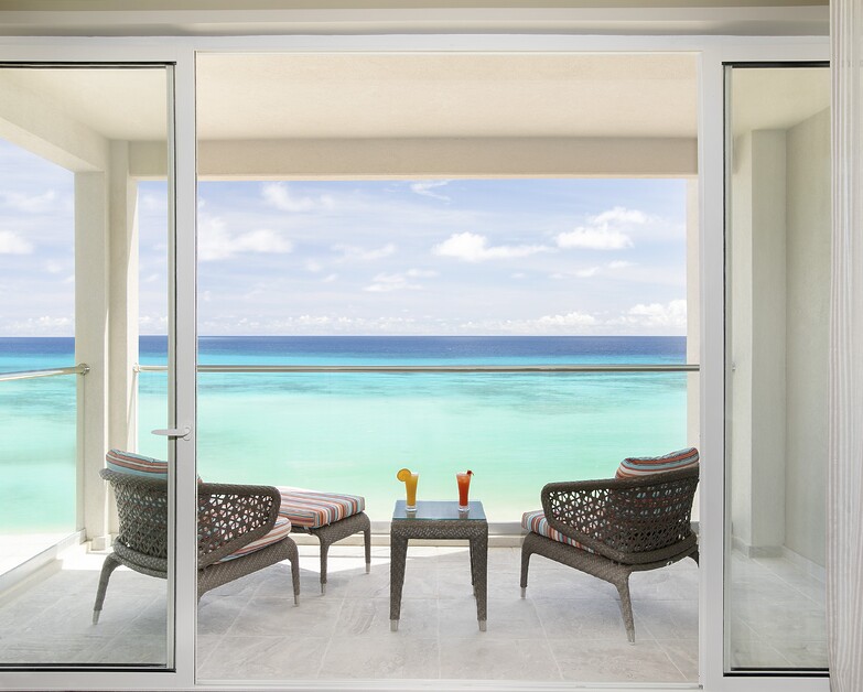 Luxury Oceanfront Junior Suite View 2