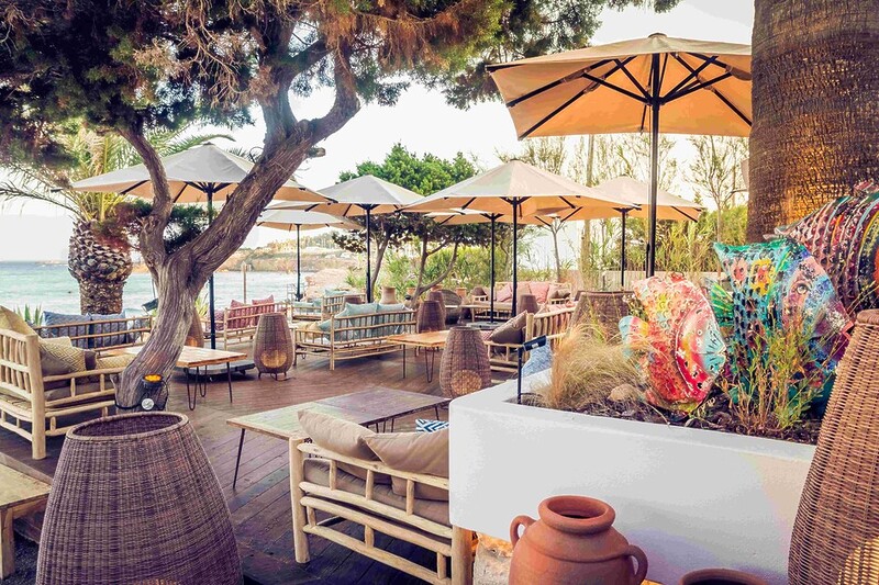 Helen Warwick dines at Aiyanna Restaurant, a barefoot foodie magnet in Ibiza.