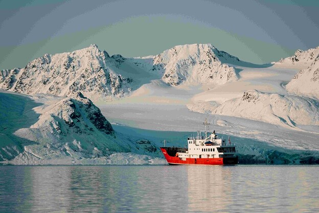 East Greenland Micro Cruise to Scoresby Sund