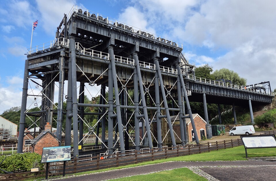 Narrowboat Break From Anderton to Manchester