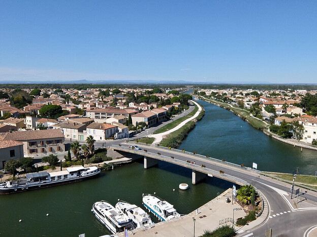 Canal cruising In The Camargue