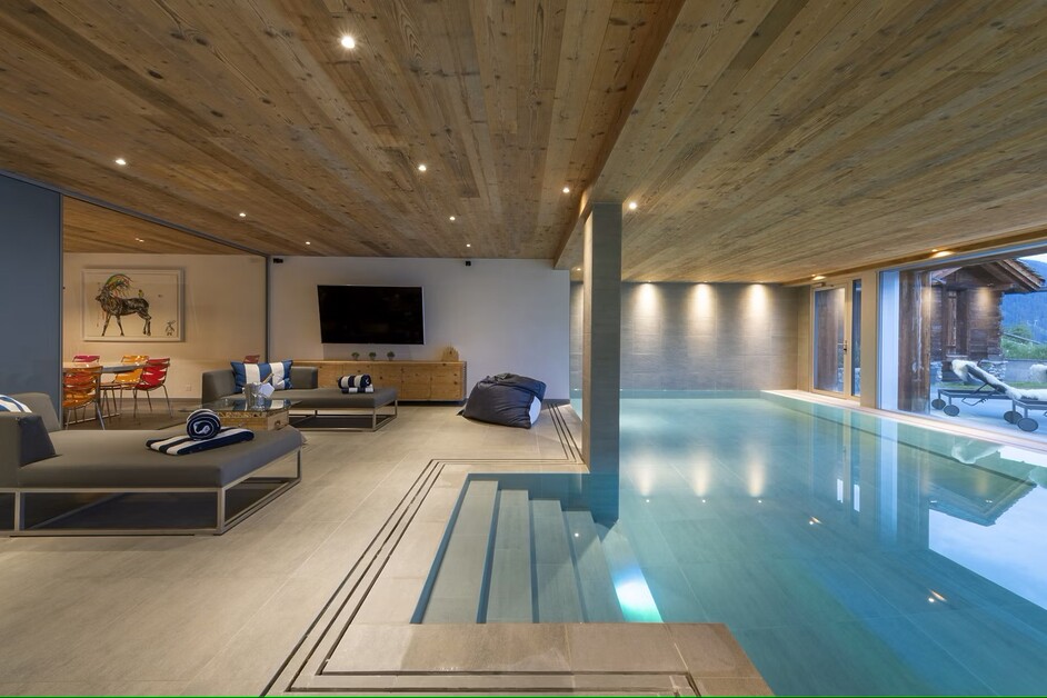 Chalet Teredo. Live the high life in this 5-star fully catered luxury Lodge in Verbier.