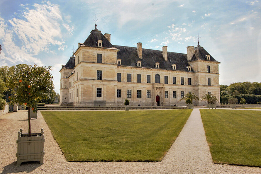 An unforgettable European Waterways Burgundy Canal Cruise