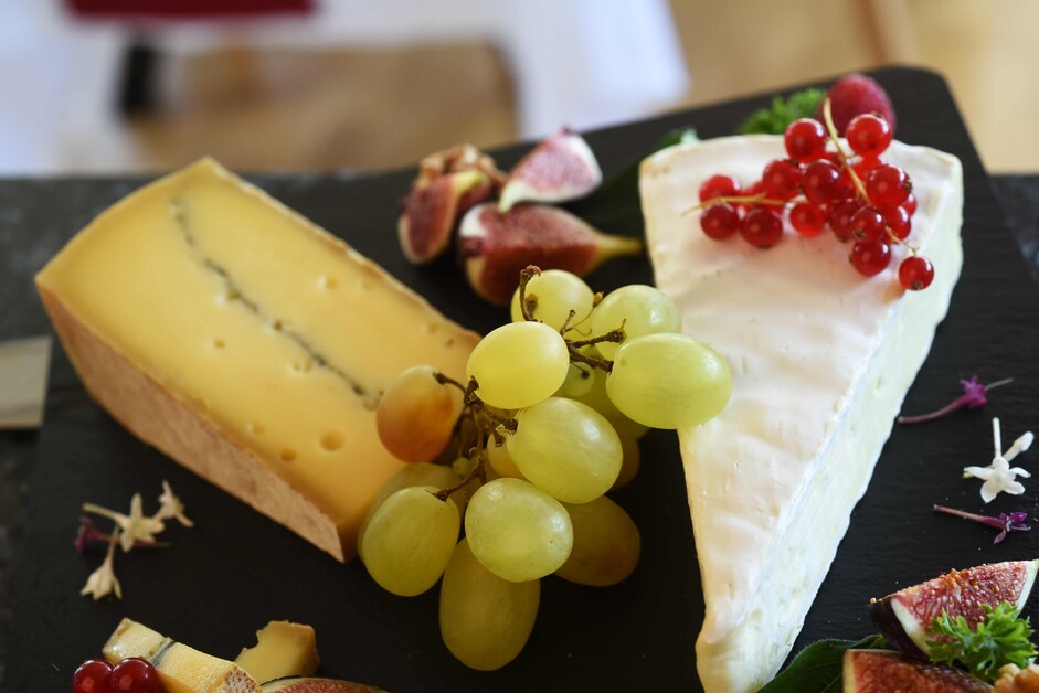 An unforgettable European Waterways Burgundy Canal Cruise