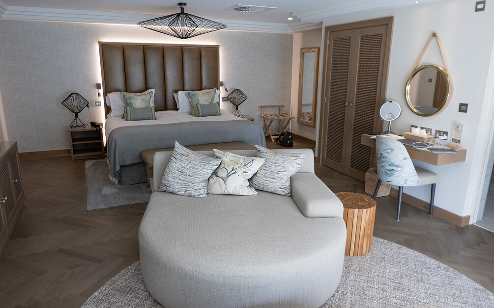 Stephen Kelly stays at Storrs Hall and revels in lakeside Windemere luxury.
