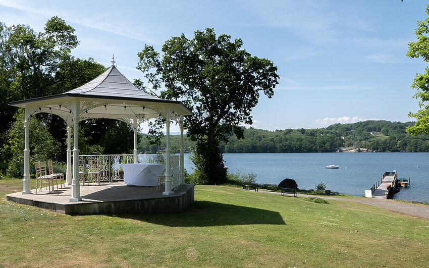 Stephen Kelly stays at Storrs Hall and revels in lakeside Windemere luxury.