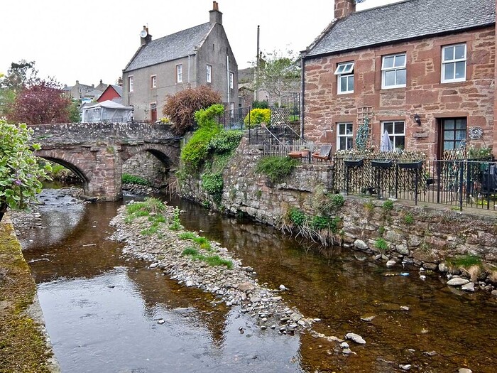 Guide to E-Biking around Alyth.