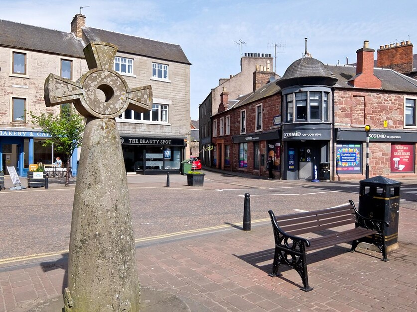 Guide to E-Biking around Alyth.