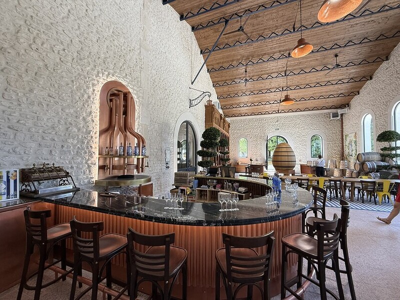 Andy Mossack explores the local producers and artisans of southwest France’s Charonte region.