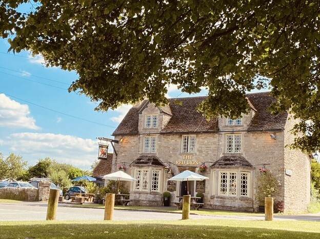 The Red Lion Evenley.