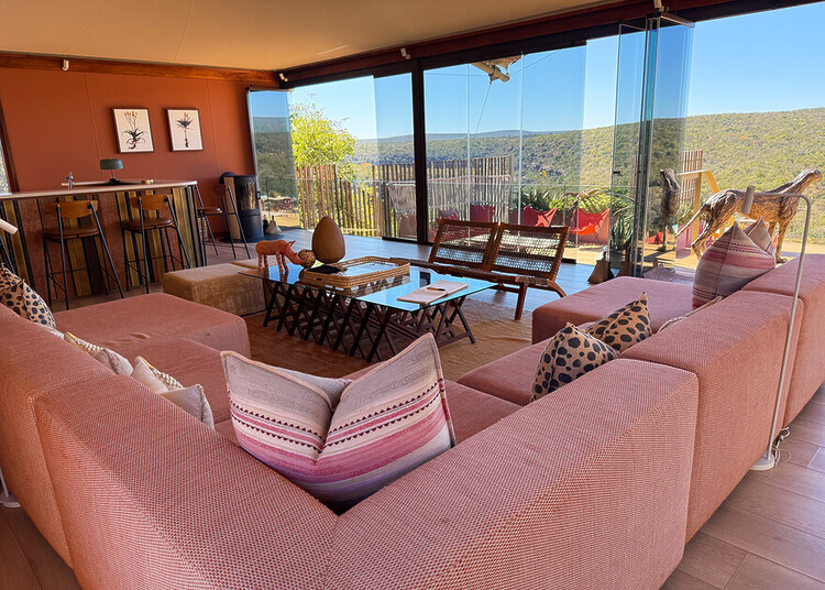 Lynne Coates goes on safari in the exclusive Lepogo Lodges in the UNESCO Waterberg Biosphere.