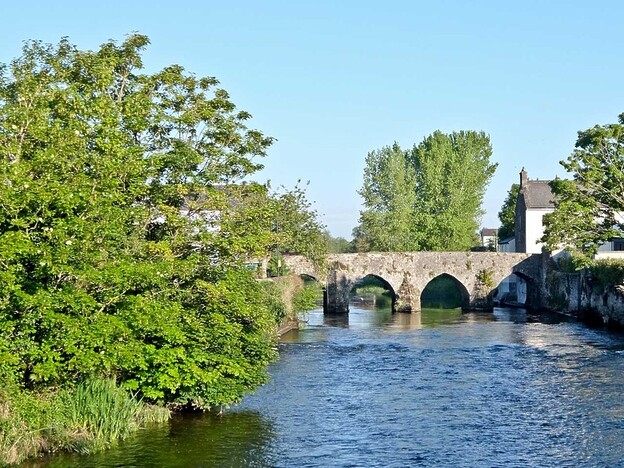 In his Guide to the Boyne Valley, Rupert Parker explores a Landscape Populated By Incredible Prehistoric Monuments And Dazzling Fairy Tale Castles.
