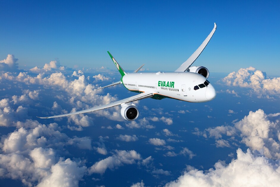 JD Murphy reviews the Eva Air Royal Laurel Class cabin and revels in multi award-winning business service.