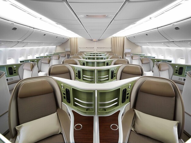 JD Murphy reviews the Eva Air Royal Laurel Class cabin and revels in multi award-winning business service.