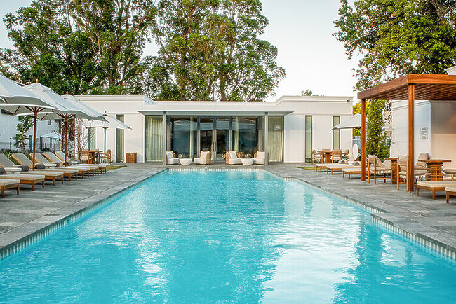 Sarah Kingdom checks into Erinvale Estate Hotel & Spa, and discovers a Cape Winelands escape that combines heritage, gastronomy, golf and relaxation.