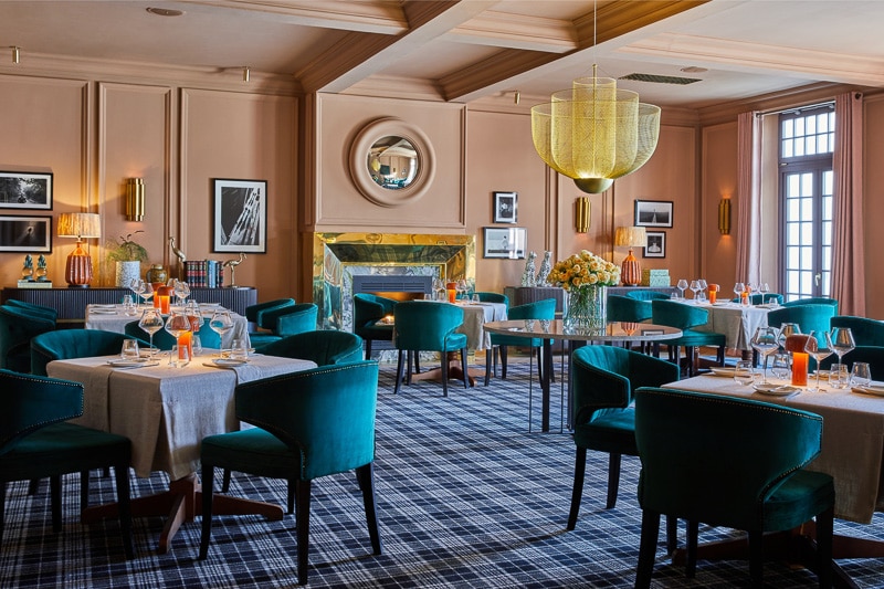 Sarah Kingdom checks into Erinvale Estate Hotel & Spa, and discovers a Cape Winelands escape that combines heritage, gastronomy, golf and relaxation.