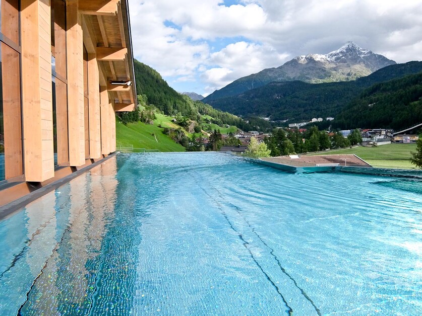 Rupert Parker Enjoys Hotel Das Central’s Alpine Luxury In Sölden, Austria.