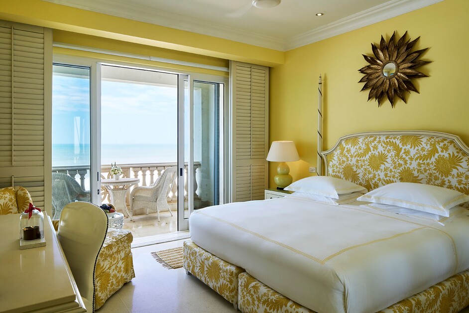 When Sarah Kingdom visits The Oyster Box Hotel on South Africa’s dazzling KwaZulu-Natal coast, she finds a luxury hotel unlike any other; a true original in every sense of the word.