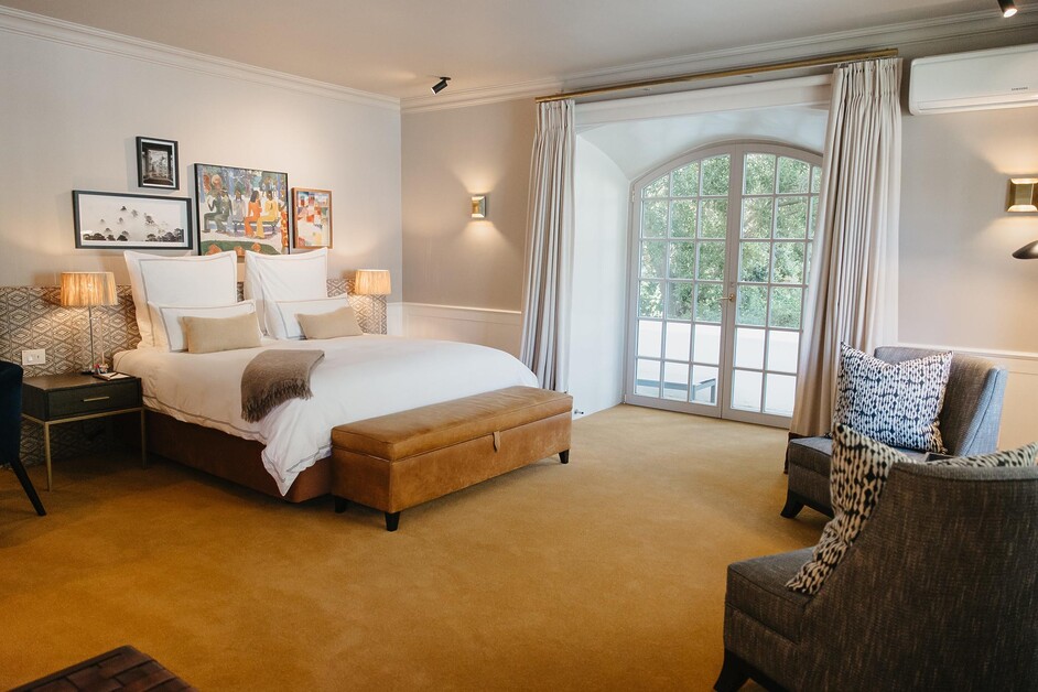 Sarah Kingdom checks into Erinvale Estate Hotel & Spa, and discovers a Cape Winelands escape that combines heritage, gastronomy, golf and relaxation.