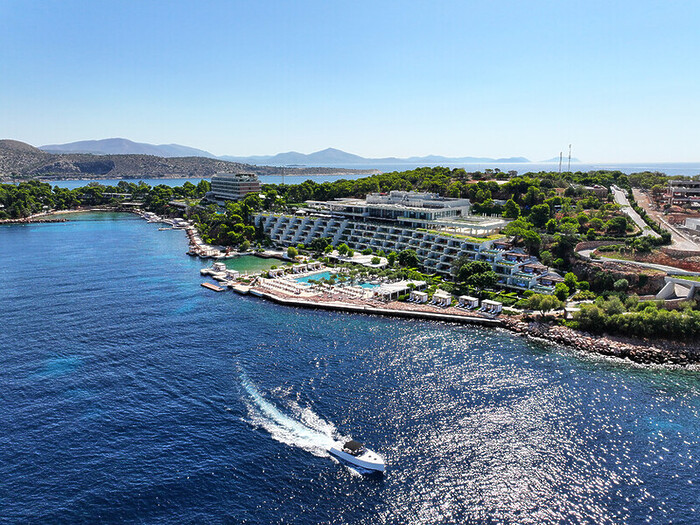 2 unmissable luxury hotels on the Athens Riviera