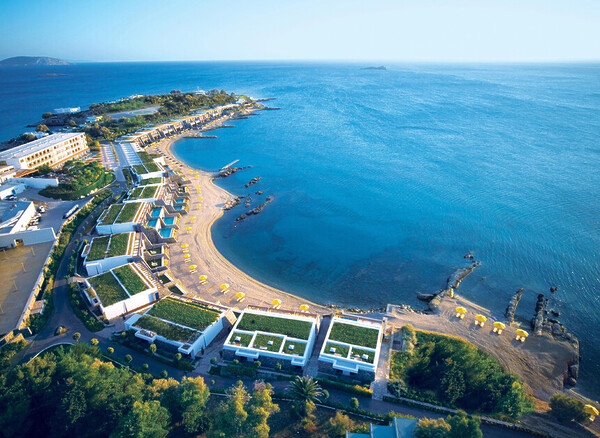 2 unmissable luxury hotels on the Athens Riviera