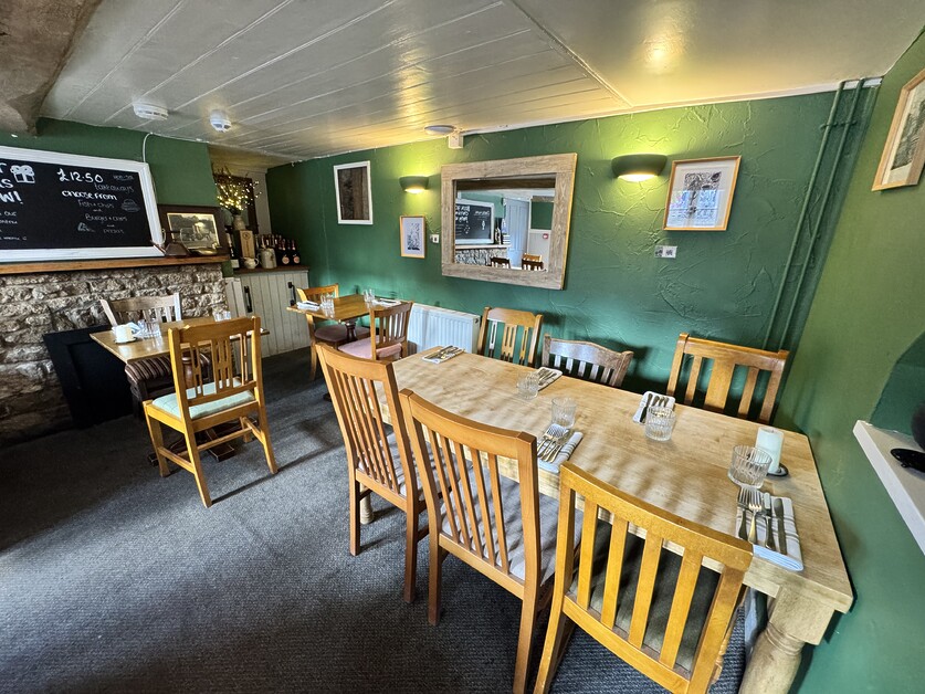 Rob Rees eats at The Plough At Hanney and enjoys great value country cooking and unrivalled hospitality from Britain’s friendliest landlord